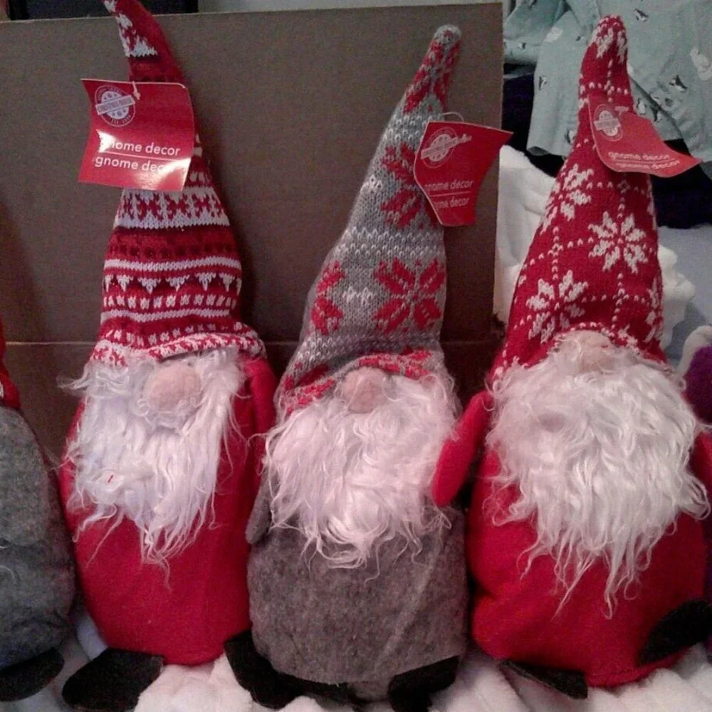COPY - Lot of 4 CHRISTMAS HOUSE RED/WHITE GNOME WITH WINTER NORDIC PRINT 14